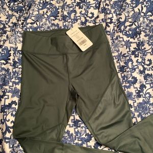 NWT Fabletics leggings